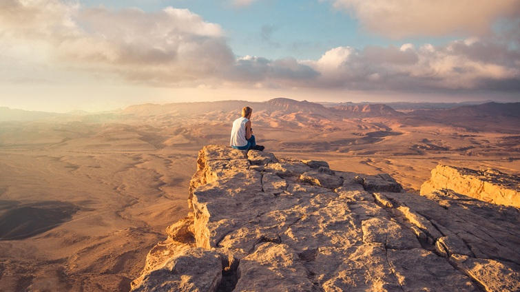 sitting on edge of ramon crater