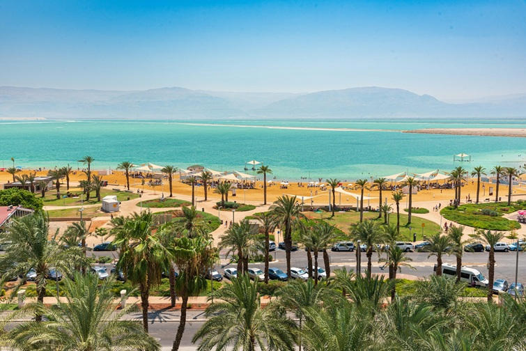 dead_sea_beach_1 the dead sea ein bokek beach