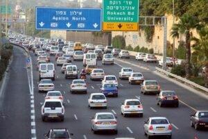 traffic on highway in tel aviv