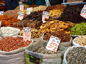 nuts mahne yehuda market in jerusalem